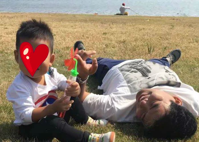 听力障碍、自闭症压不垮一个能原地满血复活的乐观妈(图2)